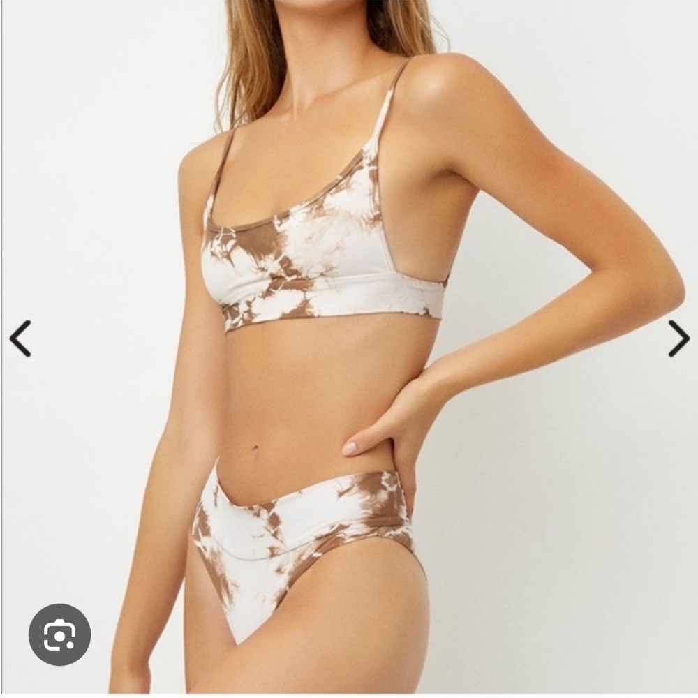 Frankie’s Bikinis Briar TOP in Brownie, Medium